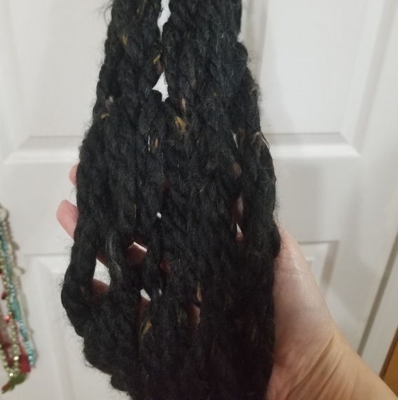 Handmade scarf - Picture 2 of 3